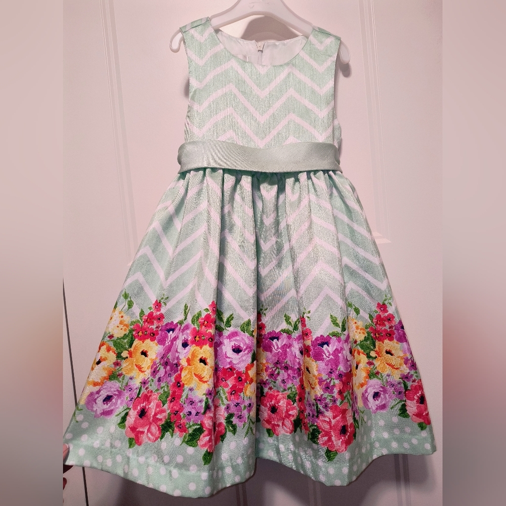 Like New Light Green Fancy Floral Chevron Easter Kids Dress 4T